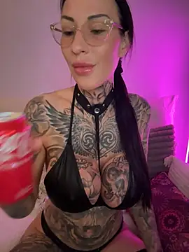 MeganWitch online show from 05-09-26, 09:31