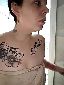 Lola Hale online show from 12-16-24, 12:15