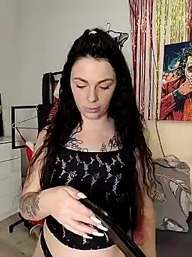 Lola Hale online show from 12-24-24, 06:06