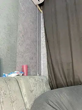 Lola Hale online show from 01-14-26, 07:19