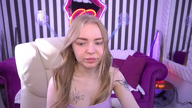 EmilySunshineS online show from 05-25-26, 05:57