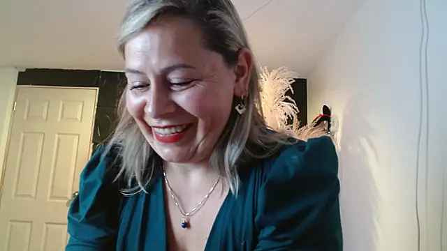 CINTHIA1609 online show from 01-05-26, 08:01