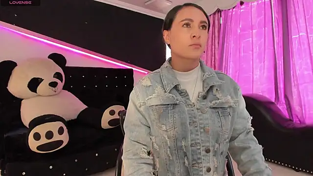 Coral Gibson online show from 01-14-26, 12:55