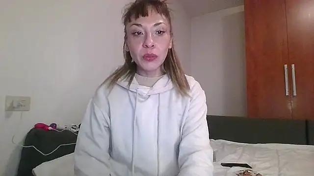 KarolinaReaper online show from 12-30-24, 03:02