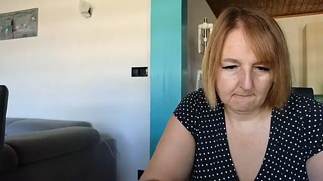 Snapshot of Sandcoq chatting on 06-24-26, 07:51 Sandcoq online show from 06-24-26, 07:51