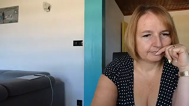 Snapshot of Sandcoq chatting on 07-06-26, 09:06 Sandcoq online show from 07-06-26, 09:06