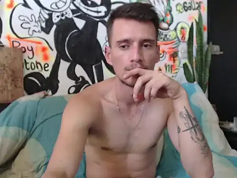 roystonee01 online show from 09-14-25, 02:27