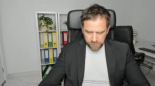 John-E-Dough online show from 12-18-24, 03:58