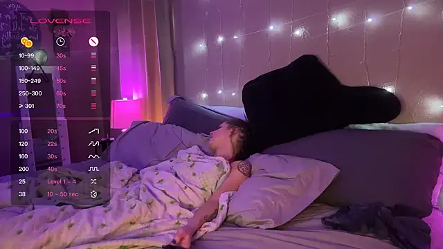 Snapshot of Dani_Dragon69 chatting on 03-05-25, 08:21 Dani Dragon69 online show from 03-05-25, 08:21