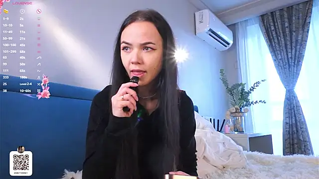 SynneFrary online show from 10-13-25, 06:02