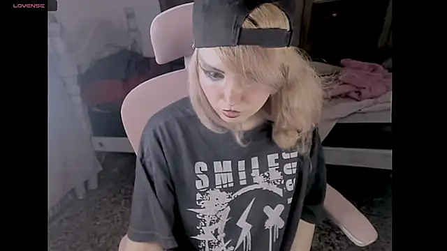 Snapshot of madokapruriens chatting on 09-20-25, 08:26 madokapruriens online show from 09-20-25, 08:26