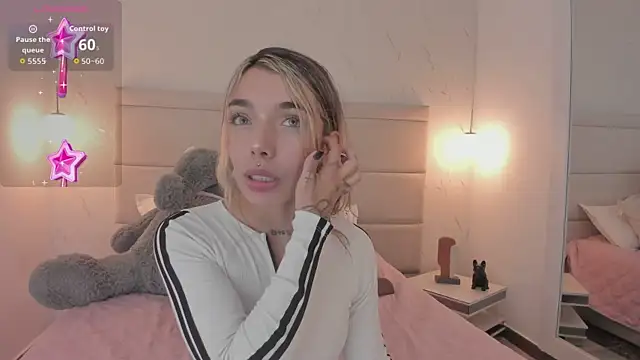 Mollymoon1 online show from 12-02-25, 09:10