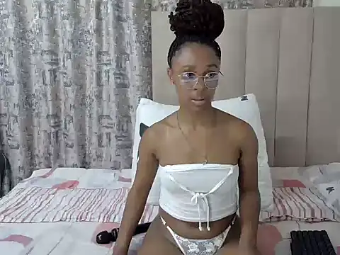 Pearl 00 online show from 12-15-24, 02:52