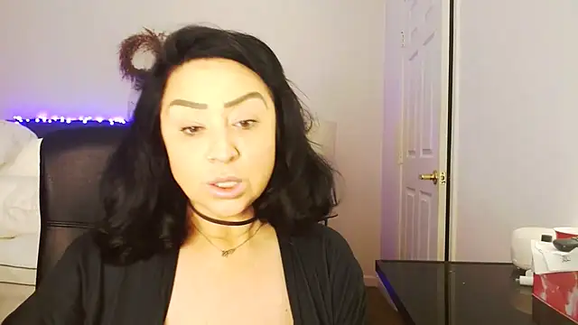 AlyssiaAmoreXO online show from 05-04-26, 08:27