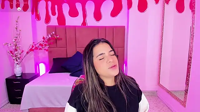 Leah Means  online show from 03-01-25, 03:38