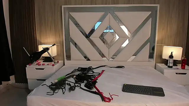 ValentinaThomas online show from 09-11-25, 07:58