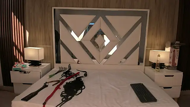 ValentinaThomas online show from 10-05-25, 07:23