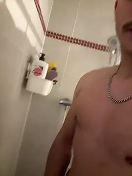 Snapshot of lescro95_ chatting on 01-14-26, 05:29 lescro95 online show from 01-14-26, 05:29