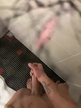 Snapshot of lescro95_ chatting on 02-22-26, 09:08 lescro95 online show from 02-22-26, 09:08