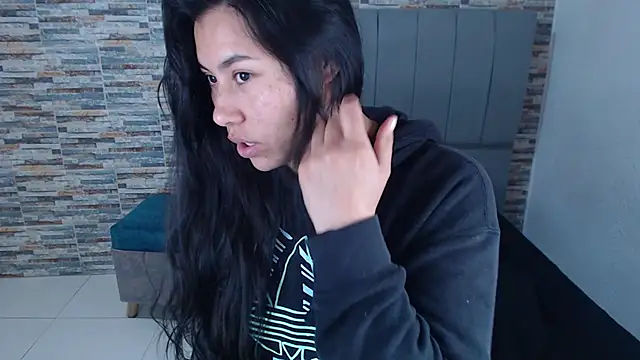 Snapshot of _joy_yva chatting on 10-10-25, 09:03 joy yva online show from 10-10-25, 09:03