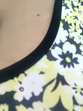 Snapshot of Cute_payal0 chatting on 10-15-25, 06:35 Cute payal0 online show from 10-15-25, 06:35