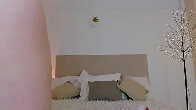 L1ittle kitty  online show from 02-05-25, 05:20