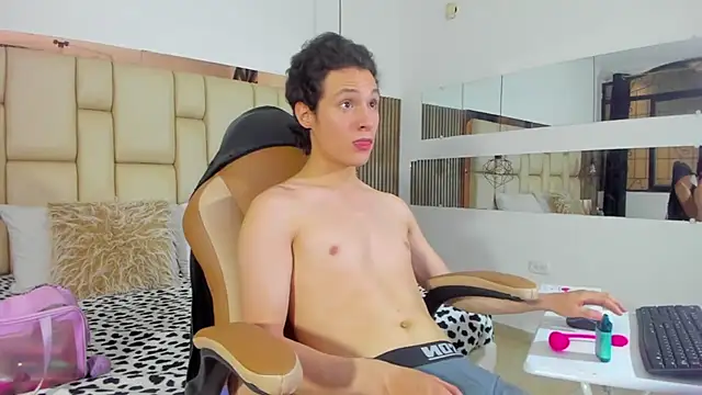 LIZandDante online show from 03-20-25, 07:14