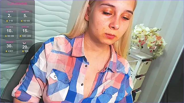 DolphinDreams online show from 12-18-24, 01:02