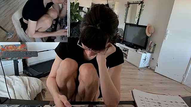 CeriseLapine online show from 11-26-25, 10:27