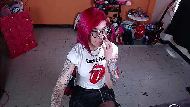 MissMiia2 online show from 03-04-25, 05:03