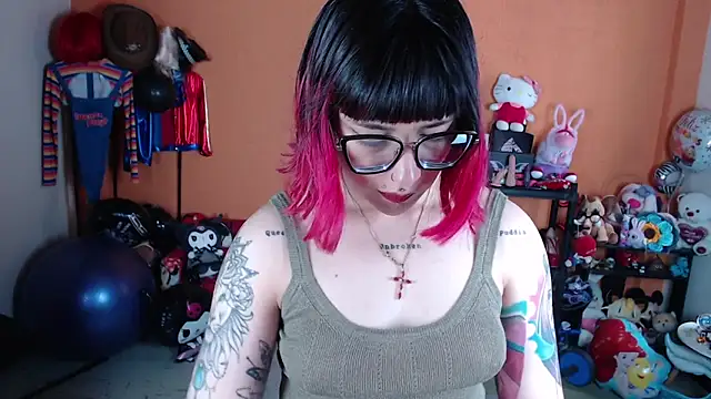 MissMiia2 online show from 10-30-25, 03:13