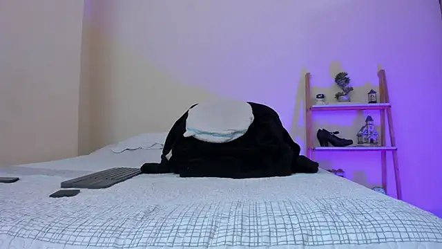 skinny and boyfriend online show from 02-25-25, 04:53