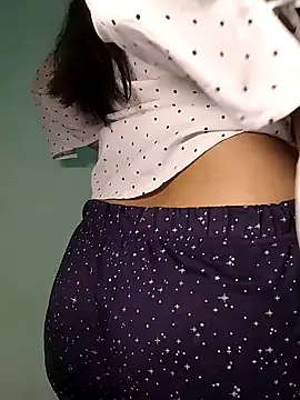 Indianhyna online show from 02-15-26, 01:46