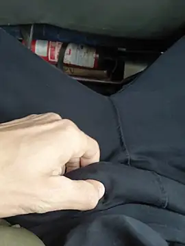 Guy4ladys69 online show from 06-11-26, 06:22