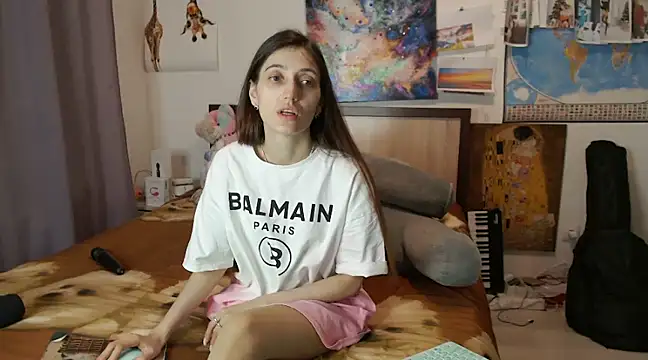 Snapshot of Iren chatting on 02-23-25, 01:35 Iren online show from 02-23-25, 01:35