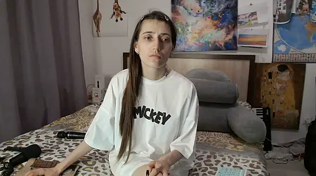 Snapshot of Iren chatting on 03-01-25, 08:42 Iren online show from 03-01-25, 08:42