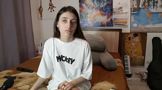 Snapshot of Iren chatting on 03-06-25, 10:58 Iren online show from 03-06-25, 10:58