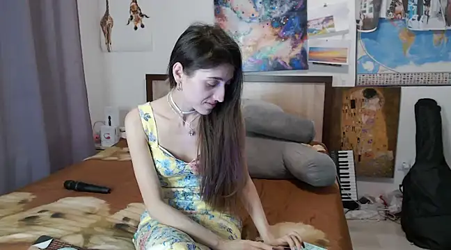 Snapshot of Iren chatting on 03-08-25, 02:45 Iren online show from 03-08-25, 02:45