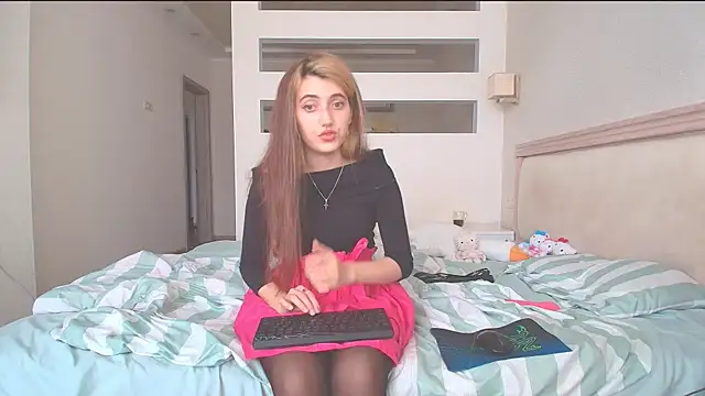 Snapshot of Iren chatting on 10-19-25, 11:55 Iren online show from 10-19-25, 11:55