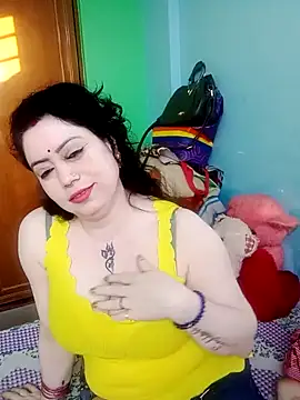 Snapshot of Raja_Ranii chatting on 02-14-25, 01:23 Raja Ranii online show from 02-14-25, 01:23