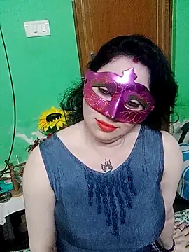 Snapshot of Raja_Ranii chatting on 03-04-25, 06:18 Raja Ranii online show from 03-04-25, 06:18