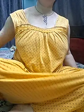 Snapshot of Raja_Ranii chatting on 11-22-25, 05:01 Raja Ranii online show from 11-22-25, 05:01