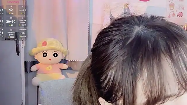 Snapshot of Carly_1 chatting on 02-20-25, 12:25 Carly 1 online show from 02-20-25, 12:25