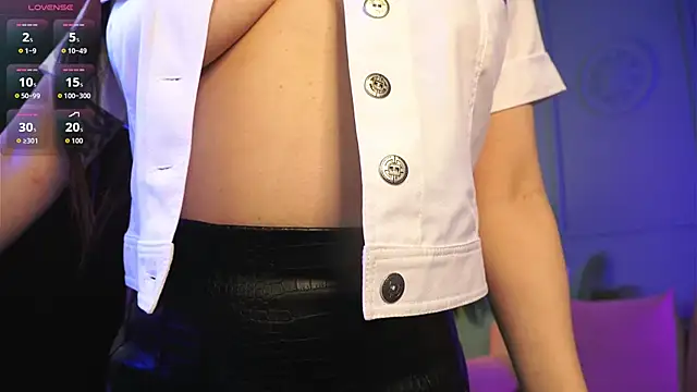 Inari Okami  online show from 10-08-25, 06:11