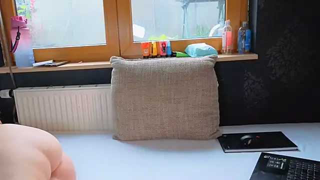 Snapshot of SherryOutdoor1 chatting on 10-28-25, 07:45 SherryOutdoor1 online show from 10-28-25, 07:45