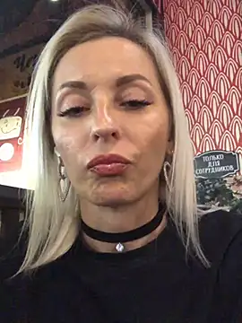 Diamond Bunny  online show from 01-07-25, 04:27