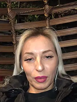 Diamond Bunny  online show from 02-05-25, 05:09