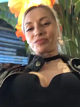 Diamond Bunny  online show from 03-07-25, 03:28