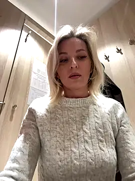 Diamond Bunny  online show from 12-05-25, 01:20