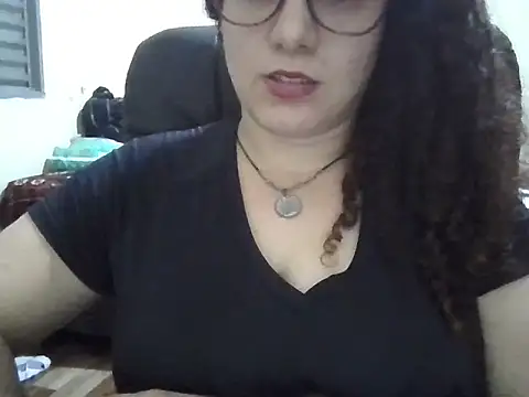 Snapshot of litha_luna chatting on 02-15-25, 09:37 litha luna online show from 02-15-25, 09:37